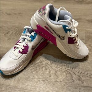SOLD Women’s/Youth Nike Air Max 90 Leather Casual Shoes